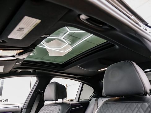 Used 2023 BMW M550i xDrive w/ Executive Package image 27