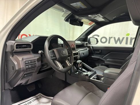 Used 2025 Toyota Tacoma SR5 AWD/4WD image 23