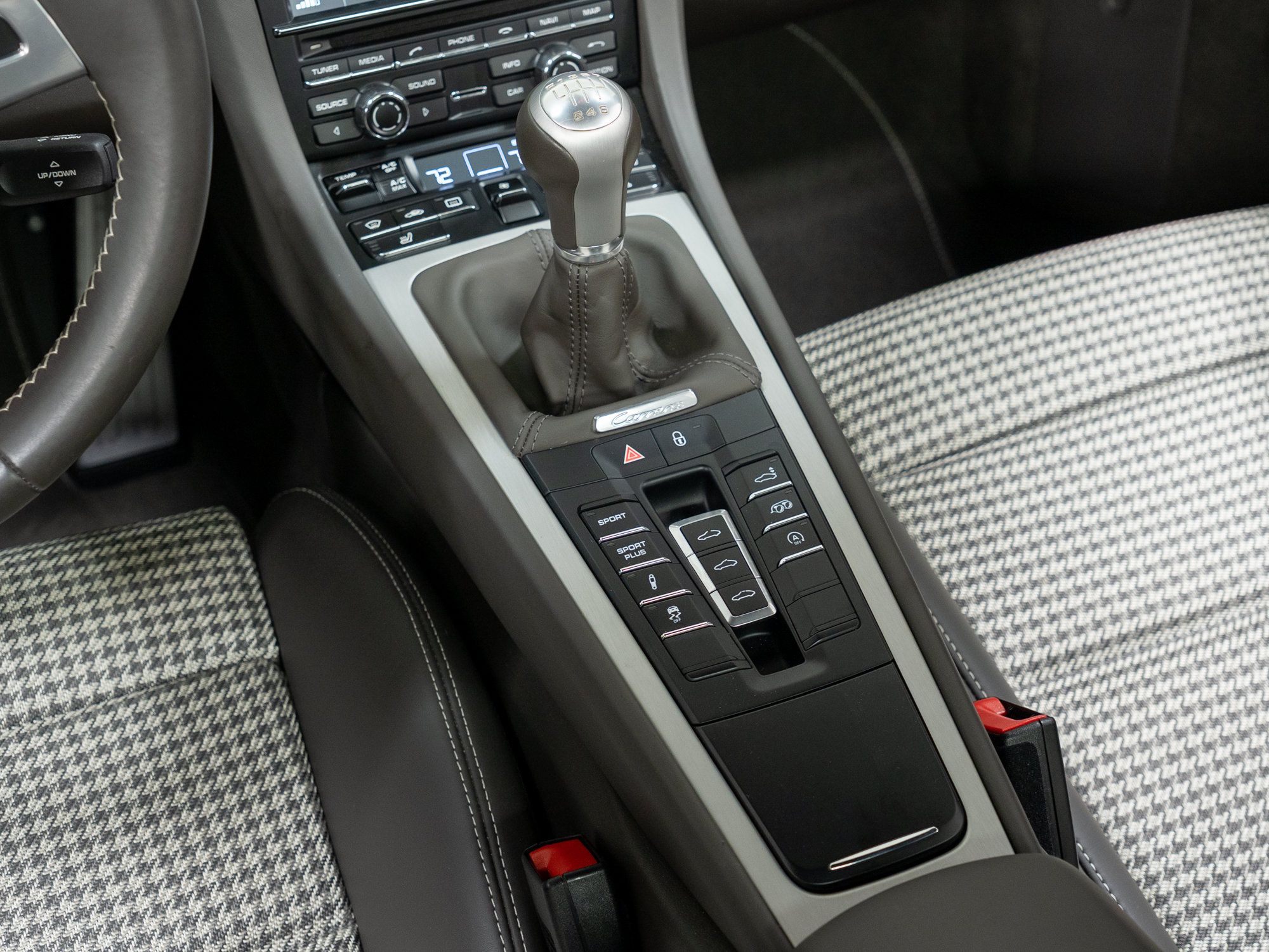 Certified 2014 Porsche 911 50th Anniversary Edition RWD image 34