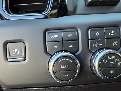 New 2026 GMC Sierra 2500 AT4 w/ AT4 Premium Plus Package image 29