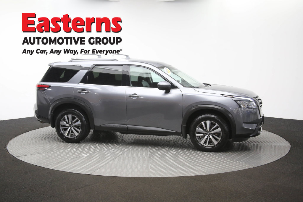 Used 2024 Nissan Pathfinder SL w/ Black Appearance Package AWD/4WD image 50