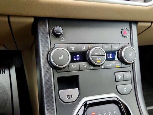 Used 2019 Land Rover Range Rover Evoque SE Premium AWD/4WD image 17