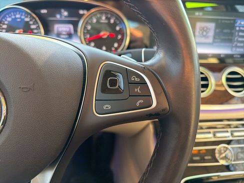Used 2017 Mercedes-Benz E 300 4MATIC image 14