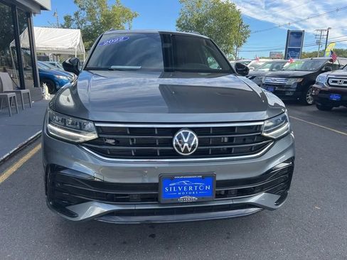 Used 2022 Volkswagen Tiguan SE R-Line image 19