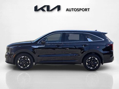 Certified 2025 Kia Sorento S w/ Panoramic Sunroof Package image 9