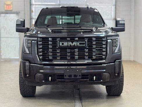 Used 2024 GMC Sierra 2500 Denali Ultimate AWD/4WD image 2