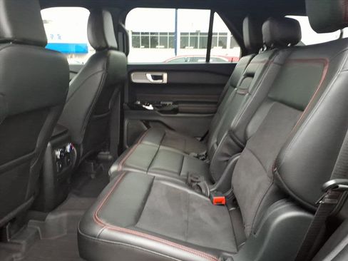 Used 2023 Ford Explorer ST-Line image 12