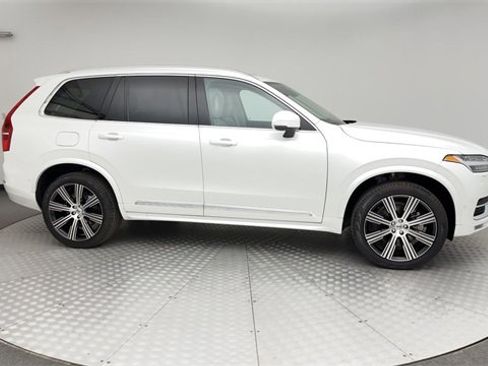 Certified 2025 Volvo XC90 B6 Plus w/ Protection Package Premier image 9
