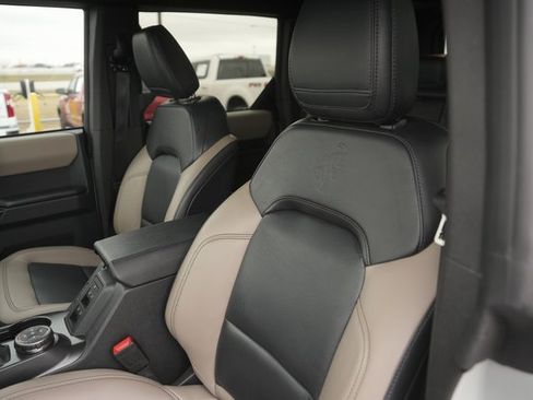 Used 2024 Ford Bronco Wildtrak image 10