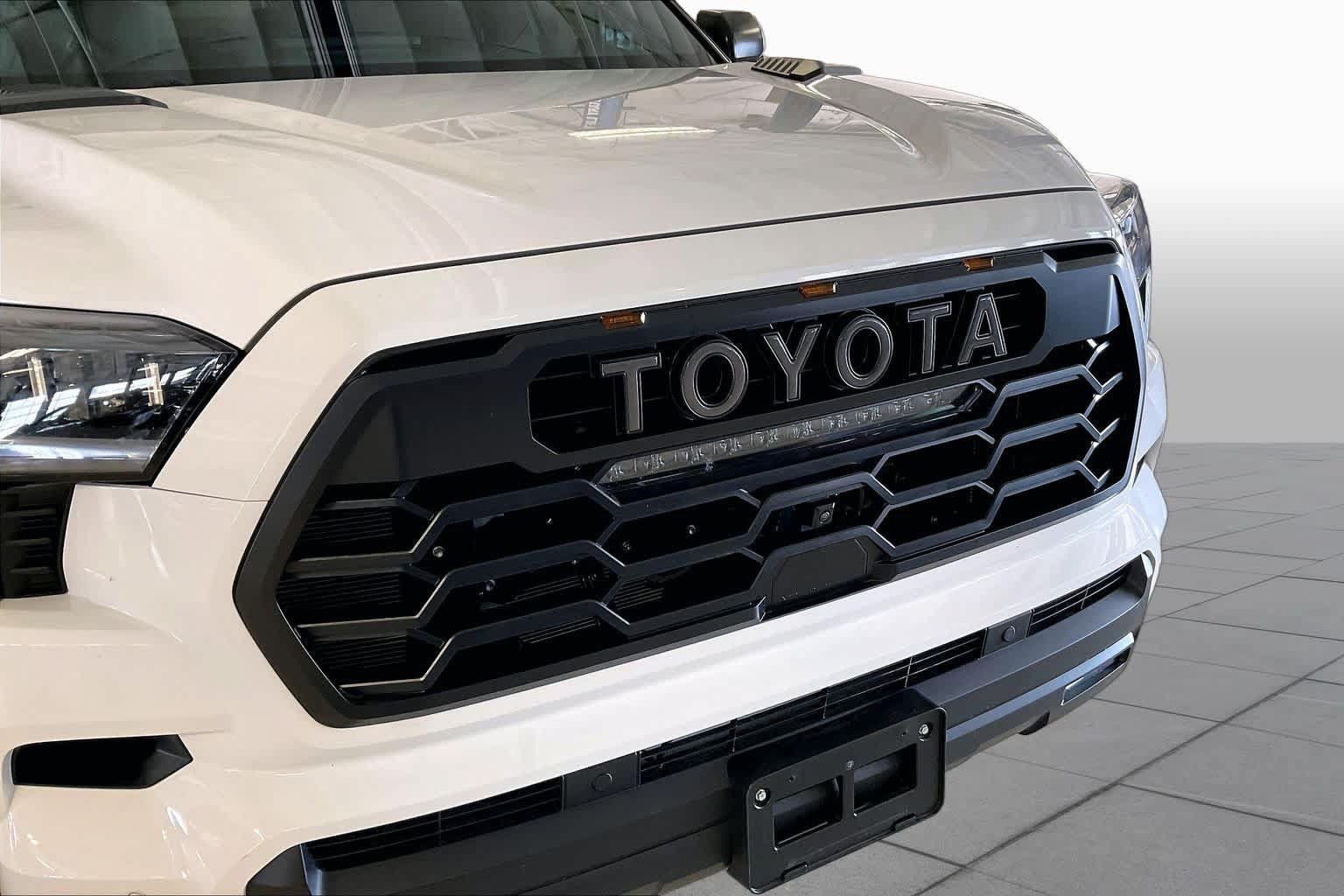 Used 2026 Toyota Sequoia TRD Pro AWD/4WD image 59