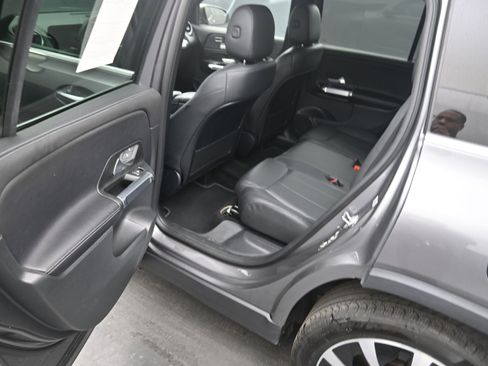 Used 2023 Mercedes-Benz GLB 250 4MATIC image 14