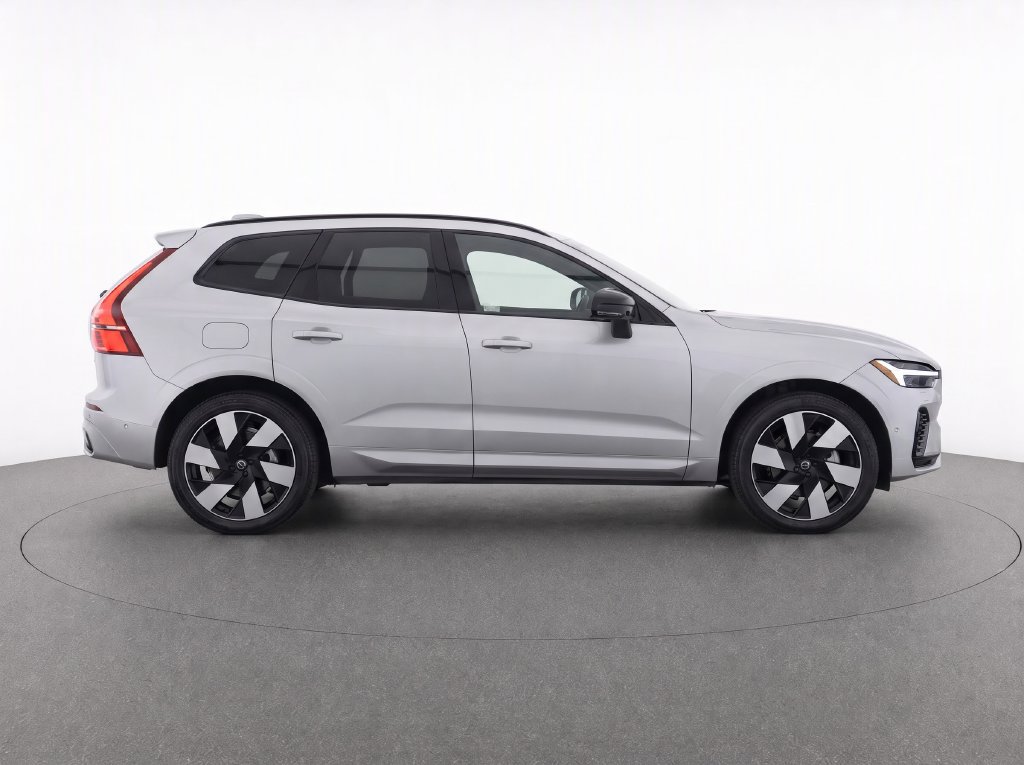 Used 2024 Volvo XC60 T8 Plus w/ Protection Package Premier AWD/4WD image 8