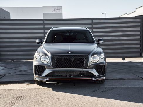Used 2025 Bentley Bentayga image 15