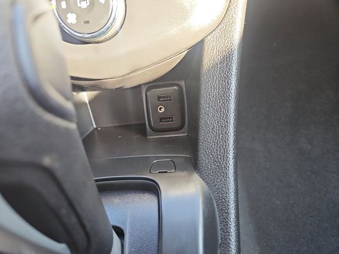 Used 2018 Chevrolet Sonic LS image 29