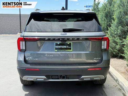 Used 2025 Ford Explorer Active w/ Active Comfort Package AWD/4WD image 5