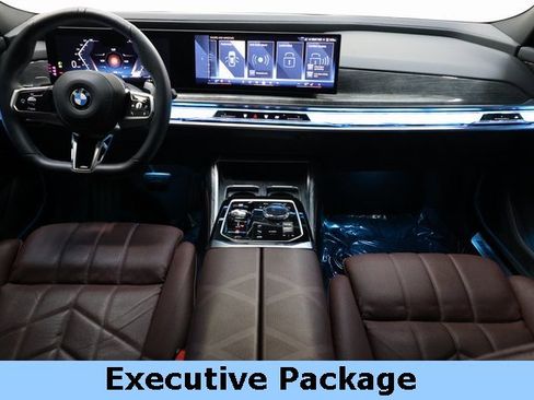 Used 2025 BMW 760i xDrive w/ Executive Package image 12
