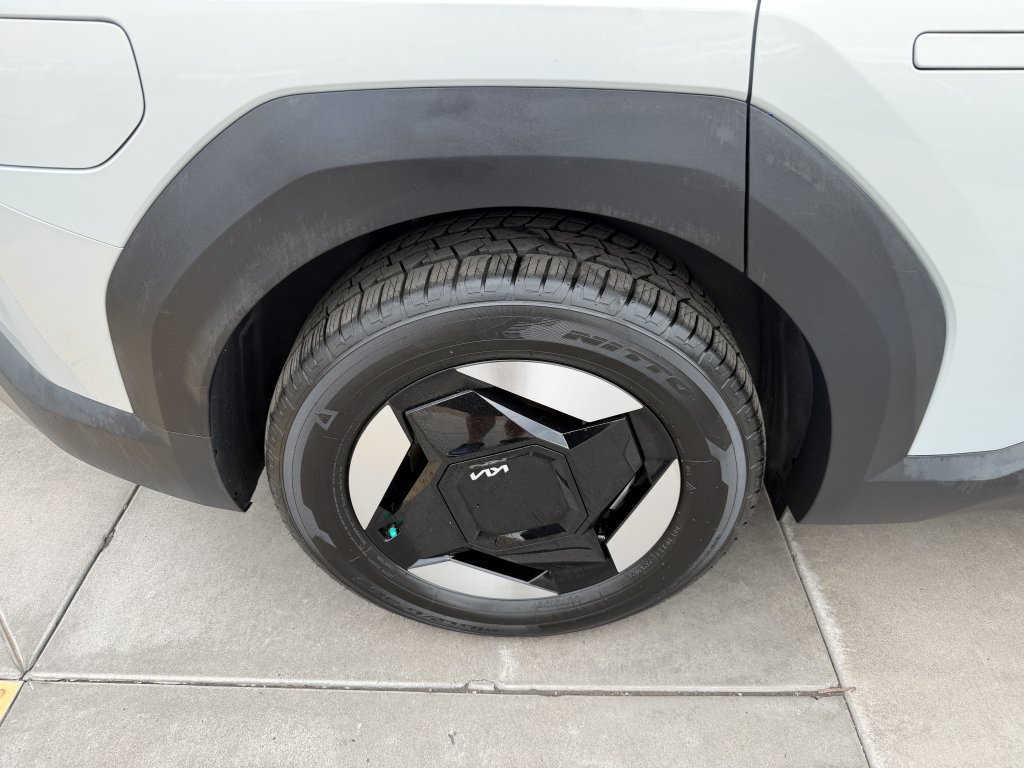 Used 2024 Kia EV9 Wind AWD/4WD image 17