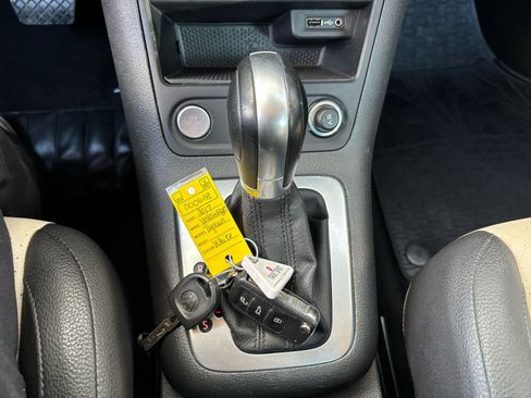 Used 2017 Volkswagen Tiguan S image 31