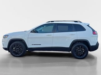 Used 2023 Jeep Cherokee Altitude Lux video 2