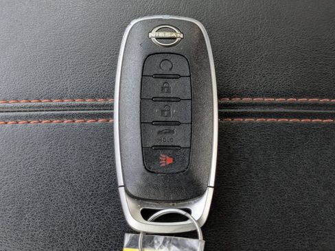 Used 2025 Nissan Sentra SR w/ SR Premium Package FWD image 36