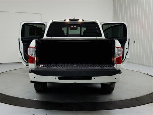 Used 2023 Nissan Titan SV w/ SV Convenience Package image 14