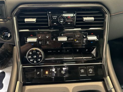Certified 2025 Nissan Armada PRO-4X w/ Pro-4X Premium Package AWD/4WD image 18