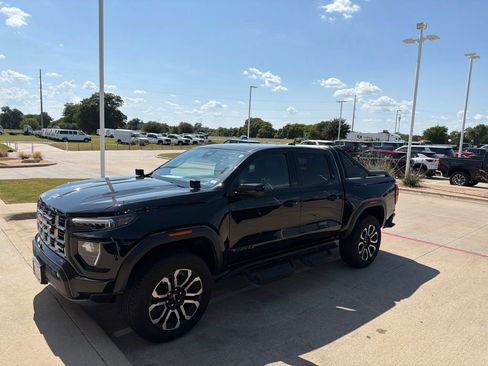 Used 2025 GMC Canyon AT4 w/ Nightfall Edition AWD/4WD image 5