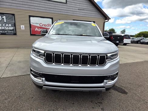 Used 2024 Jeep Wagoneer Series II w/ Flexible Seating Group image 2