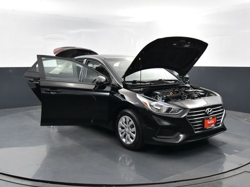 Used 2022 Hyundai Accent SE image 38