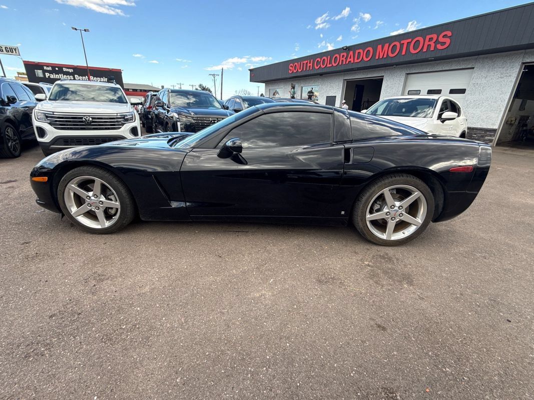 Used 2006 Chevrolet Corvette Coupe w/ Preferred Equipment Group RWD image 4