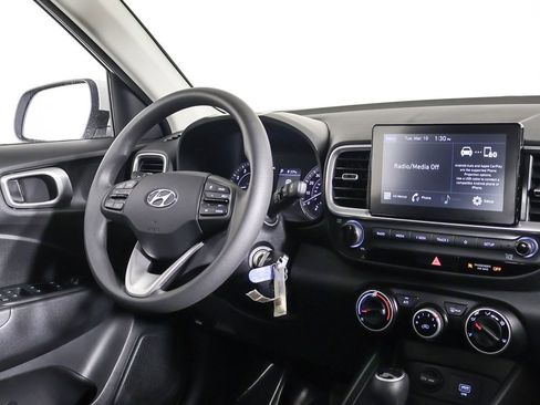 Used 2020 Hyundai Venue SE image 20