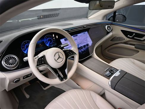 Used 2022 Mercedes-Benz EQS 580 4MATIC Sedan image 10