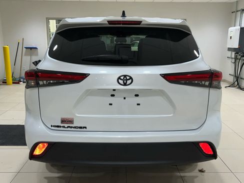 Used 2023 Toyota Highlander L image 9