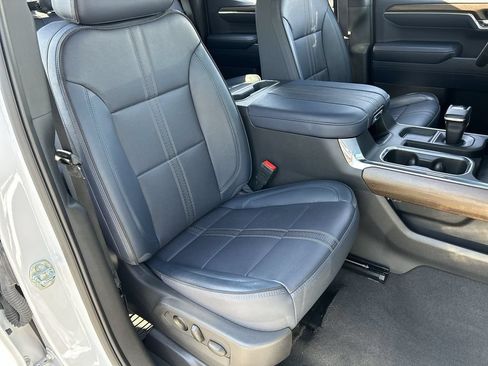 Used 2023 Chevrolet Silverado 1500 High Country w/ Technology Package AWD/4WD image 27