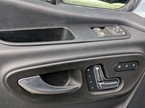 Used 2022 Mercedes-Benz Sprinter 2500 image 12