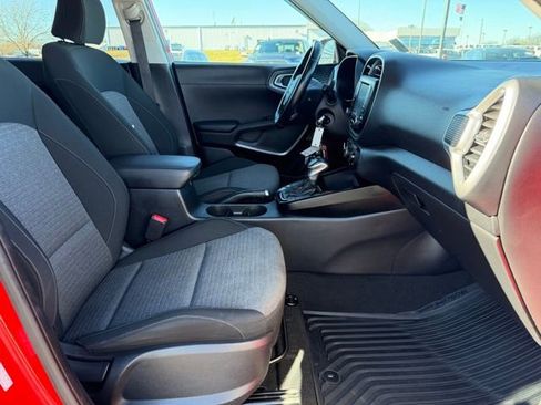 Used 2020 Kia Soul GT-Line FWD image 9