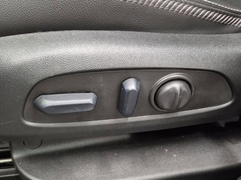 Used 2023 GMC Terrain Denali image 29