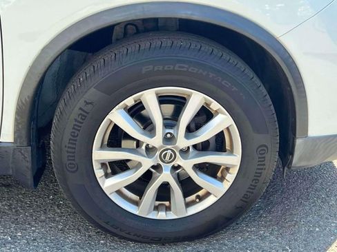 Used 2017 Nissan Rogue SV w/ SV Premium Package image 9