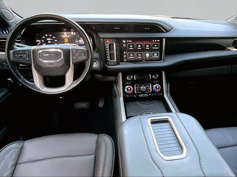 Used 2022 GMC Yukon XL Denali w/ Denali Premium Package RWD image 16