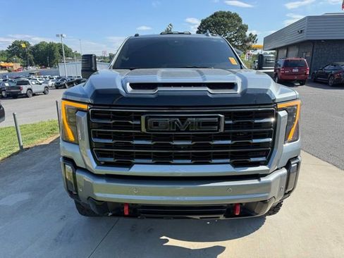 Used 2024 GMC Sierra 2500 AT4 w/ AT4 Premium Plus Package AWD/4WD image 3