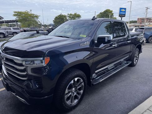 Used 2024 Chevrolet Silverado 1500 High Country AWD/4WD image 2