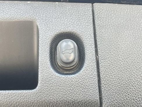 Used 2019 Chevrolet Suburban LT AWD/4WD image 13