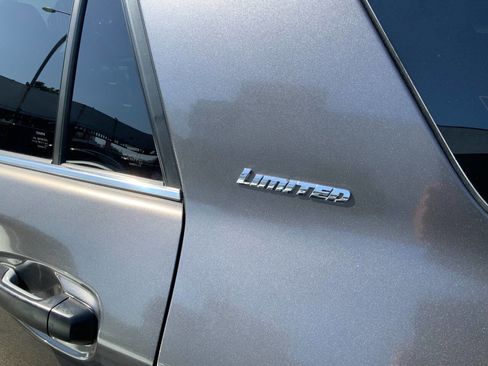 Used 2018 Toyota 4Runner Limited AWD/4WD image 10