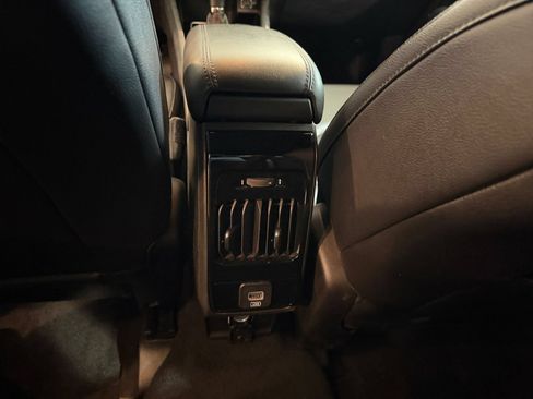 Used 2025 Jeep Compass Trailhawk AWD/4WD image 19