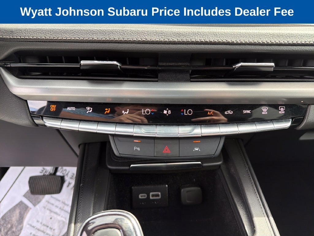 Used 2025 Cadillac XT4 Premium Luxury FWD image 28