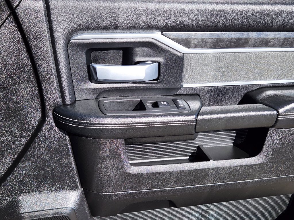 Used 2022 RAM 2500 Big Horn w/ Night Edition AWD/4WD image 13