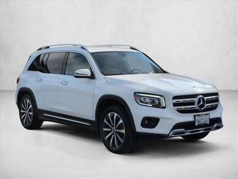 Used 2021 Mercedes-Benz GLB 250 w/ Premium Package image 3