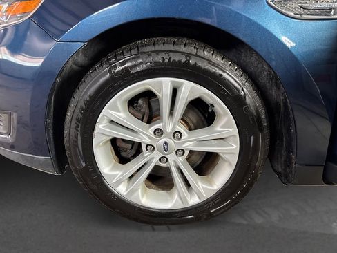 Used 2017 Ford Taurus SE image 15