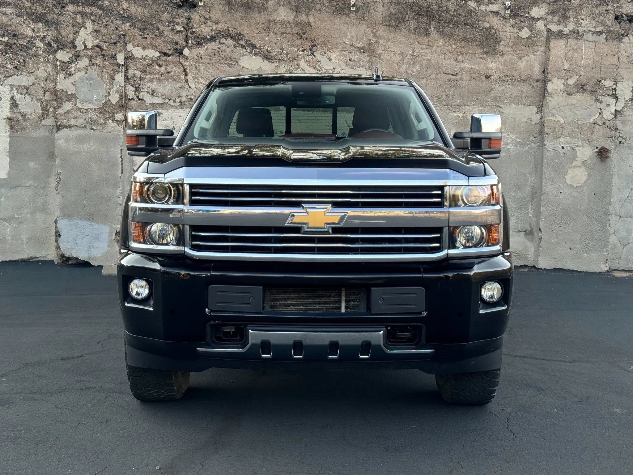 Used 2015 Chevrolet Silverado 2500 High Country w/ Duramax Plus Package AWD/4WD image 9