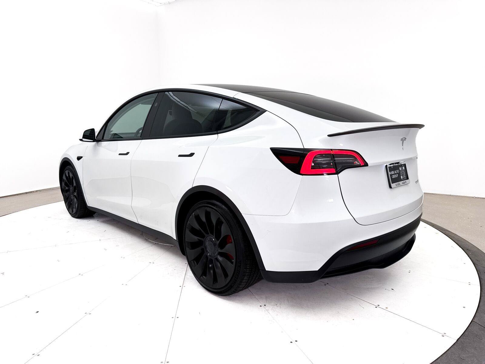 Used 2023 Tesla Model Y Performance AWD/4WD image 15